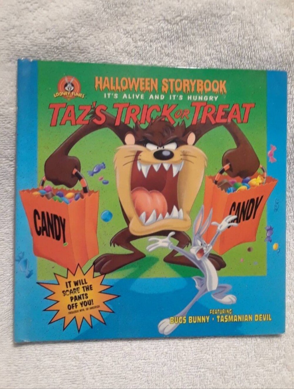 Vintage Looney tunes hard cover Halloween storybook
